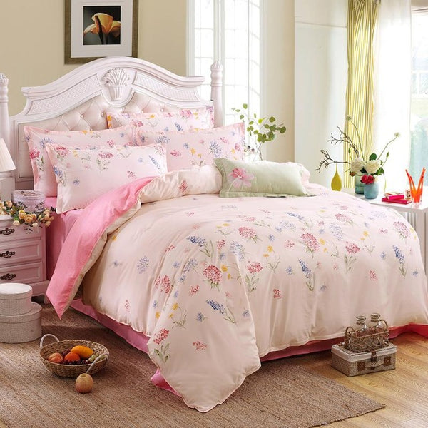Elegant Floral Bedding Set